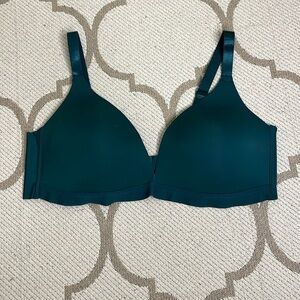 STRM line wireless molded cups bra